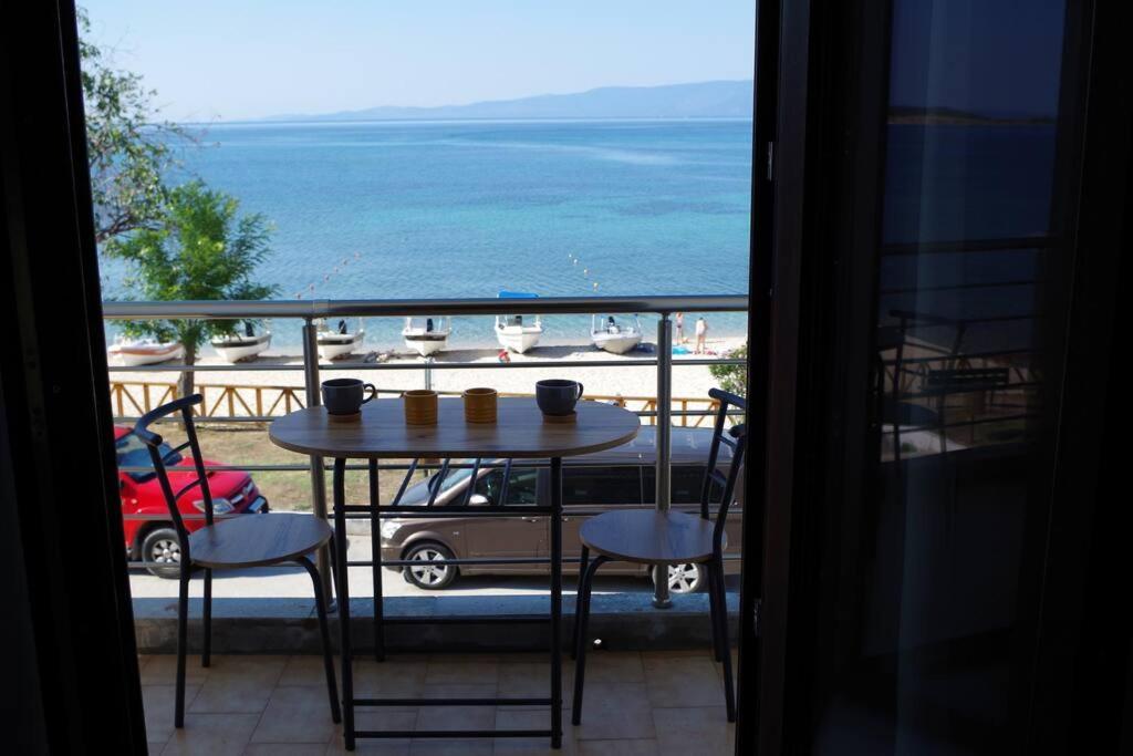 Seafront Centre Ouranoupoli Apartment Exterior photo